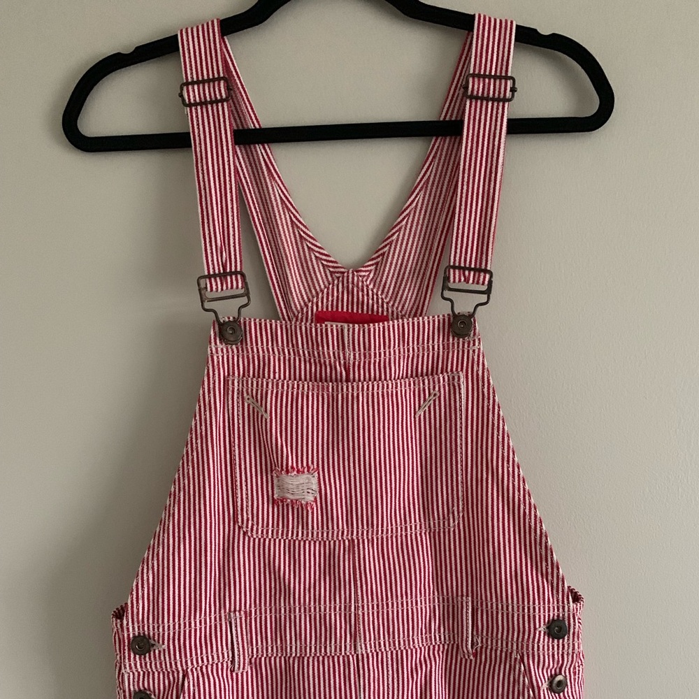 Short overalls